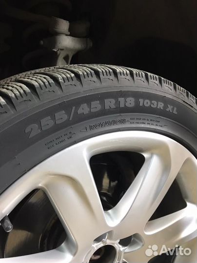 Nokian Tyres Hakkapeliitta R 255/45 R18