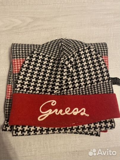 Комплект шапка и шарф Guess