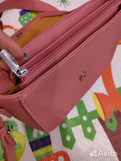 Сумка женская через плечо розовая