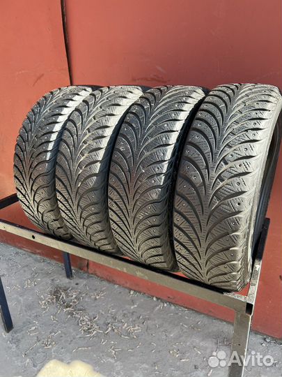 Goodyear UltraGrip Extreme 185/65 R15 88T