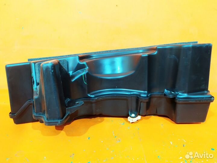 Сабвуфер Toyota Land Cruiser 200 2007-Нв