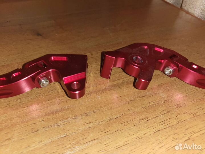 Рычаги сцепления и тормоза на мотоцикл