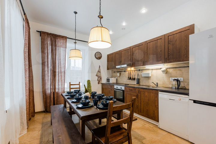 Коттедж 275 м² на участке 25 сот.