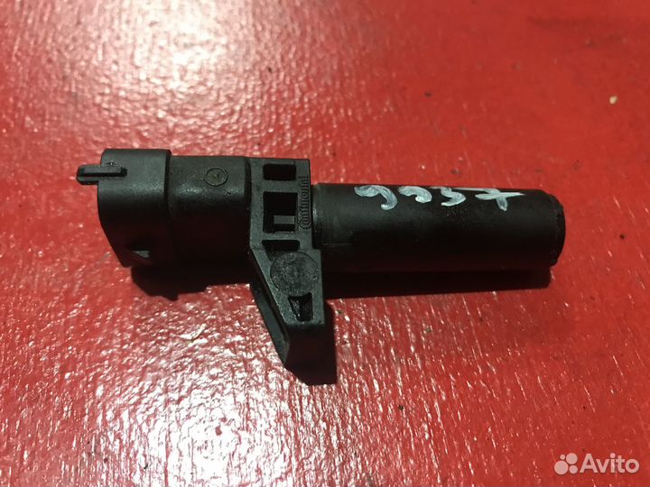 Датчик положения коленвала Mercedes-Benz E-Class