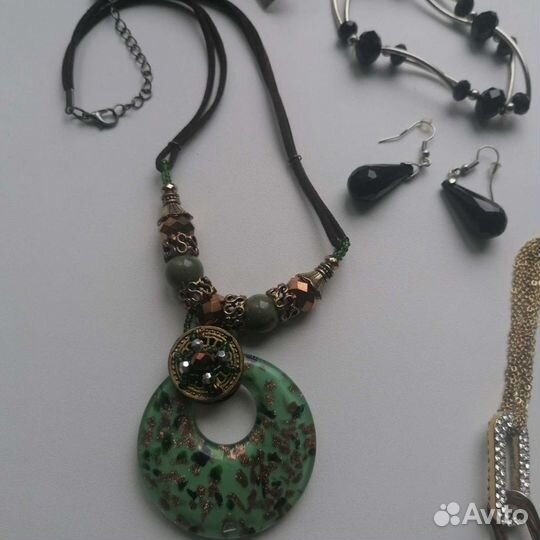 Серьги, подвески, браслеты