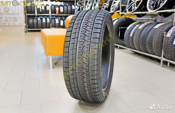 Triangle PL02 235/45 R17