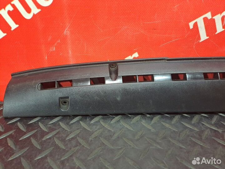 Накладка торпедо левая Daf XF105