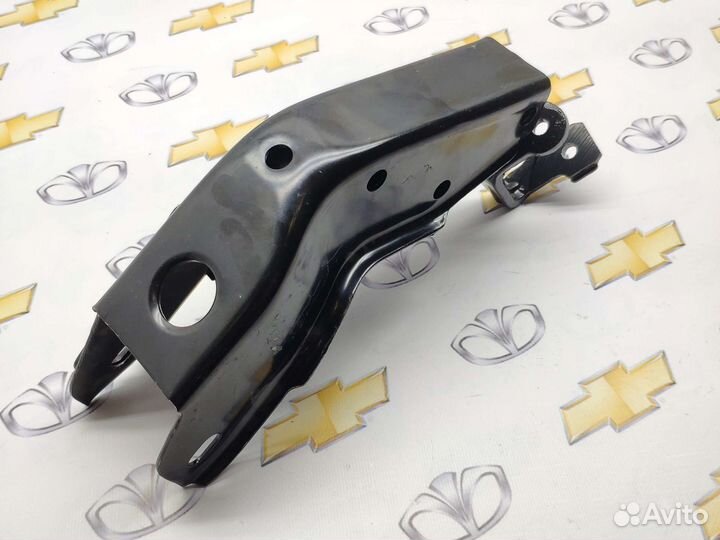 Кронштейн опоры задней Daewoo Nexia/Lanos