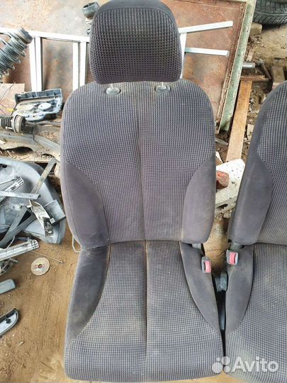 Комплект сидений Nissan Tiida C11