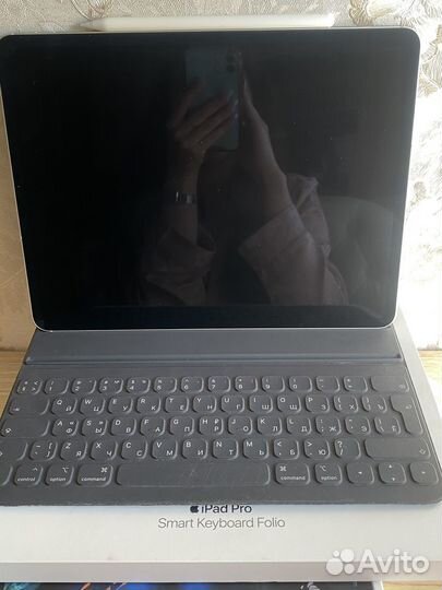 Apple SMART keyboard folio 12.9