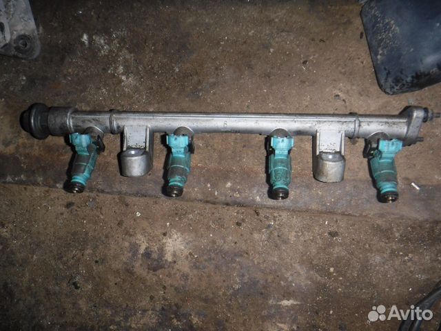 Рейка топливная форсунки Hyundai Sonata IV 2.0L