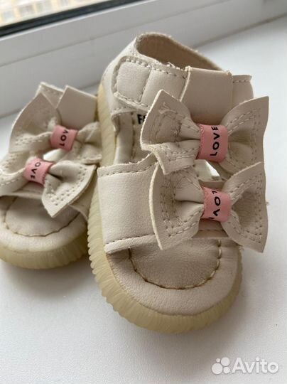 Сандалии для девочки