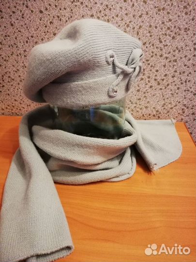 Берет с шарфом