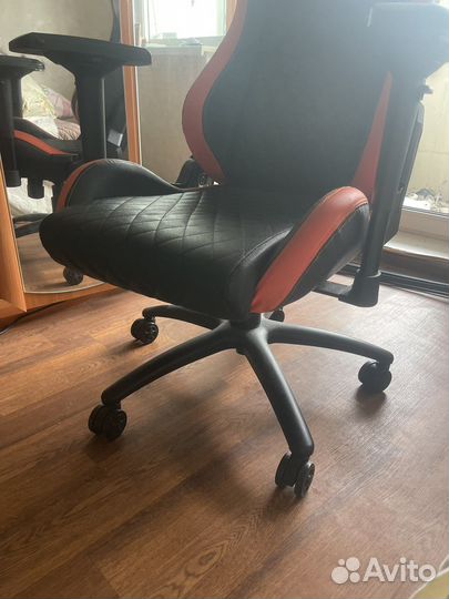 Компьютерное кресло cougar