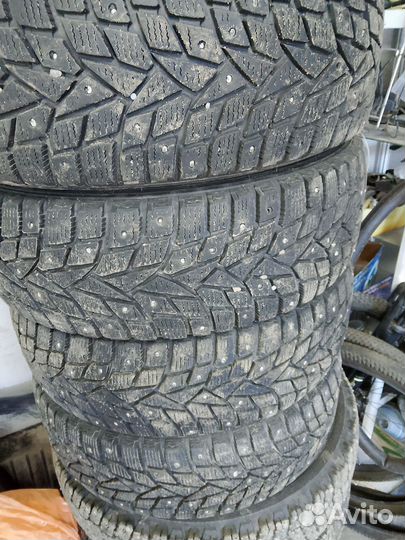 Dunlop SP Winter Ice 02 185/85 R15 92T