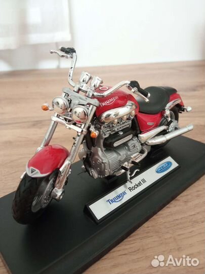 Коллекционная модель Triumph Rocket lll