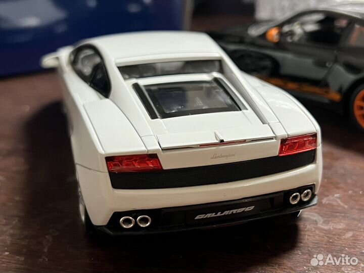 Модели 1:24 Porsche 911 и Lamborghini Welly