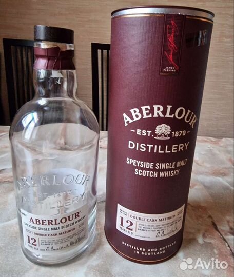 Бутылка с коробкой из под виски