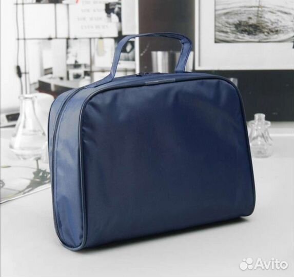 Косметичка пвх на молнии с ручкой