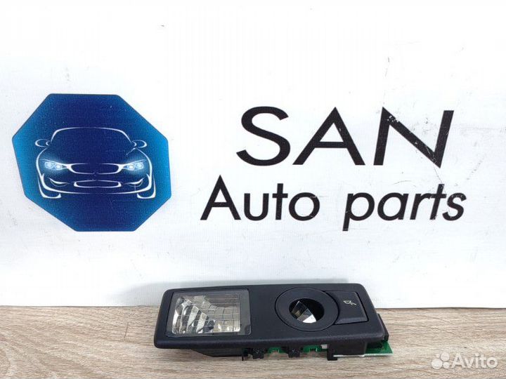 Плафон подсветки салона задний правый Bmw X5 E70