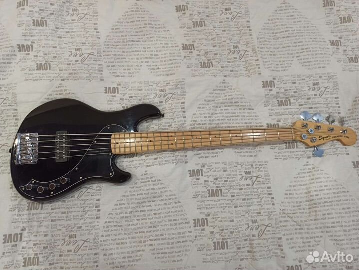 Бас-гитара пятиструнная Squier Deluxe Dimension V