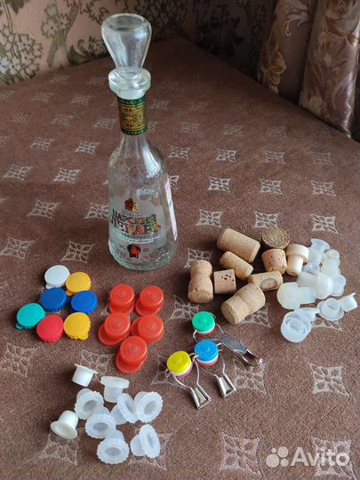 Пробки СССР для бутылок разные, пробка с бутылкой