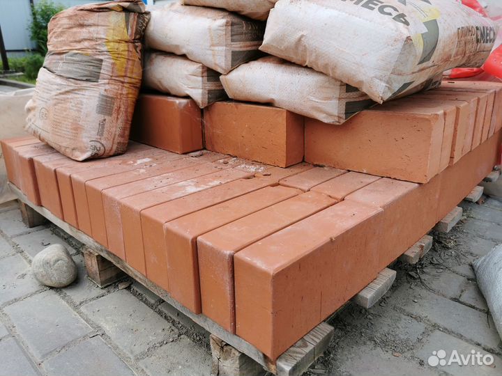 Кирпич красный полнотелый 101 шт