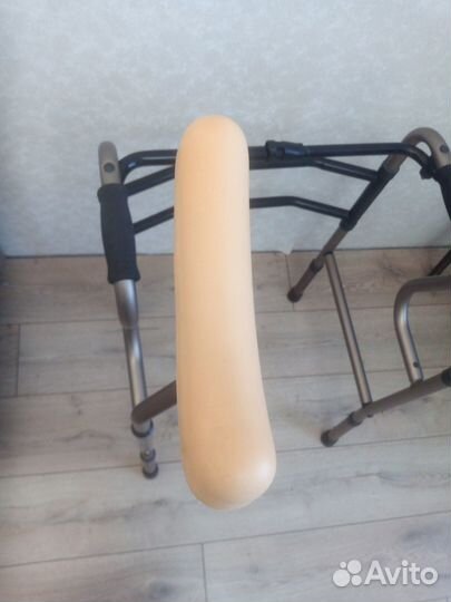 Ходунки для взрослых шагающие