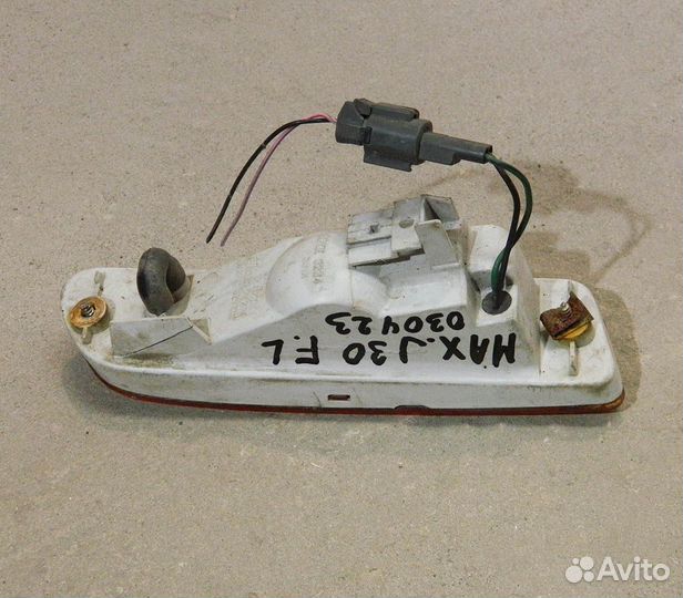 Поворотник бампера передний левый Maxima J30