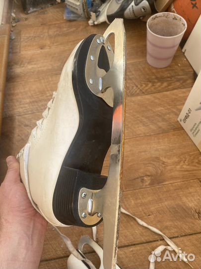 Коньки фигурные