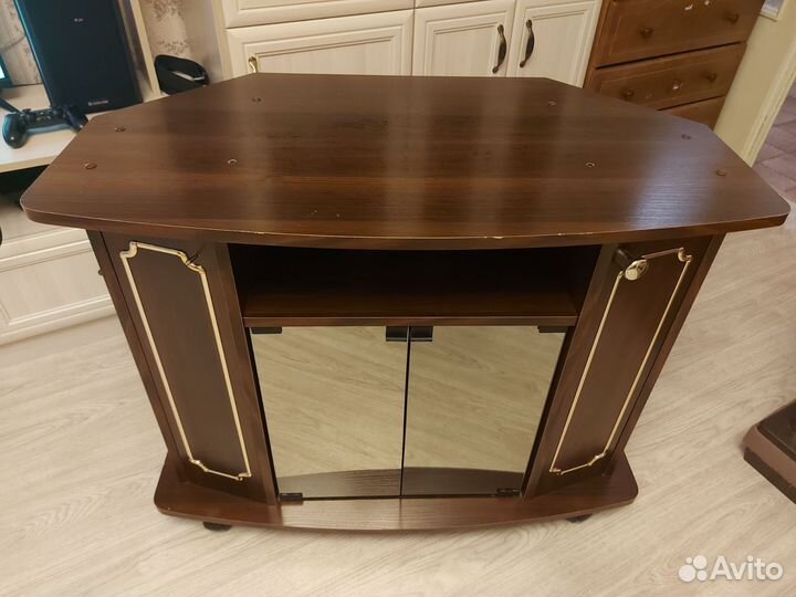 Тумба под телевизор