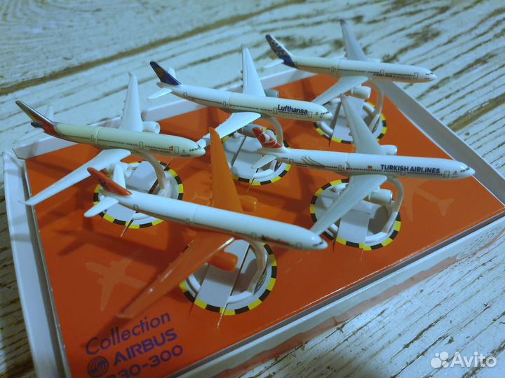 Kinder Surprise Airbus A330-300