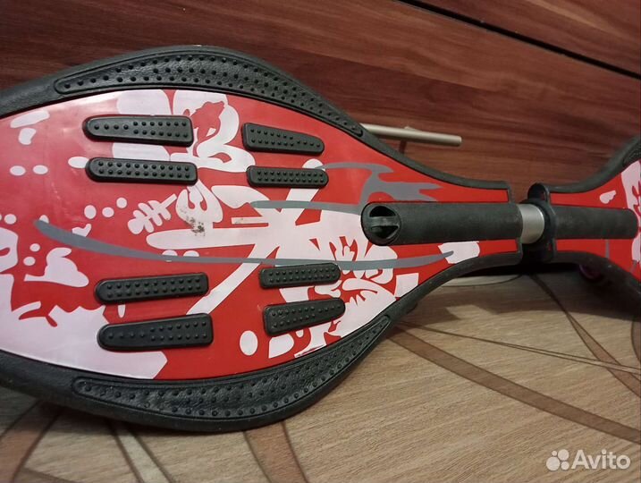 Скейтборд на двух колесах