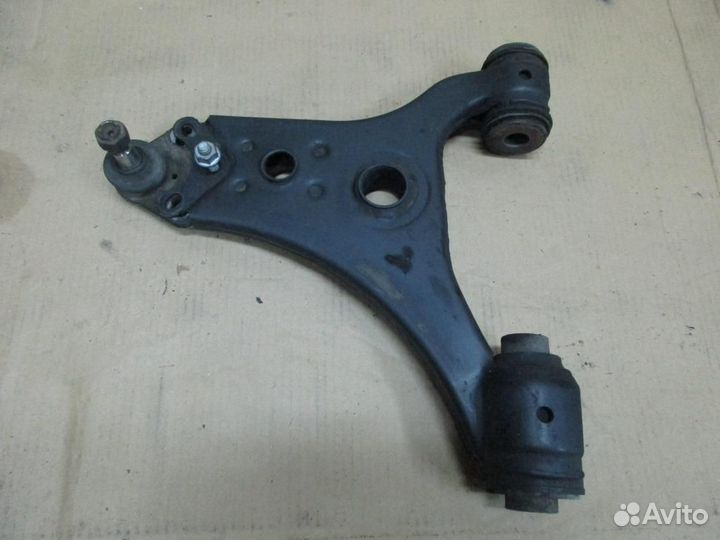 Рычаг передний нижний правый w245 B-class 266.9