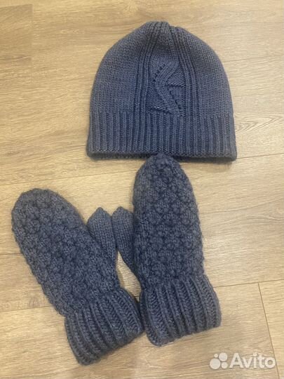 Варежки и шапка