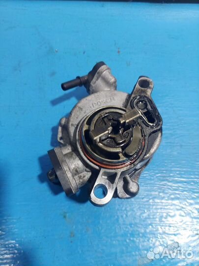 Насос вакуумный Peugeot Partner 1.6 HDI