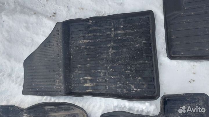 Резиновые коврики на Лада Xray