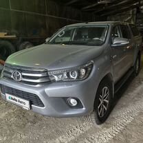 Toyota Hilux 2.8 AT, 2015, 140 000 км, с пробегом, цена 3 200 000 руб.