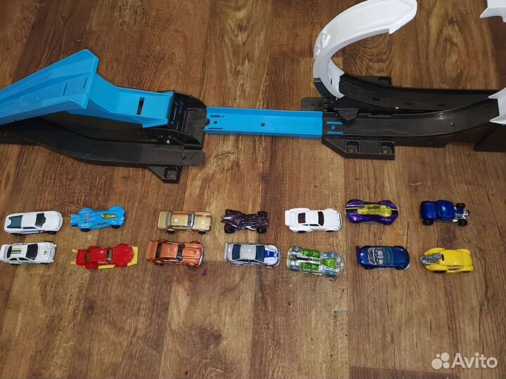 Хотвилс трек с машинками