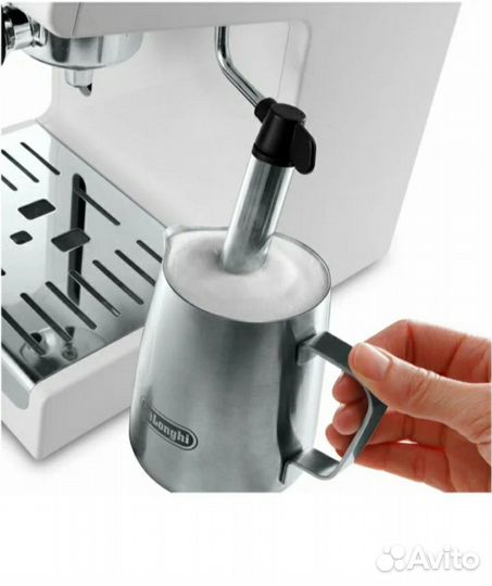 Кофеварка рожковая delonghi