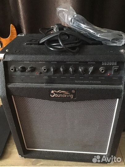 Гитарный комбоусилитель