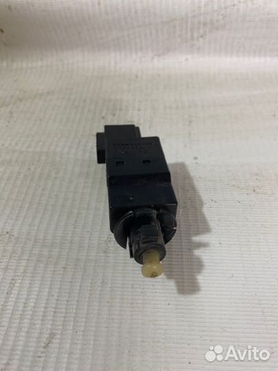 Датчик включения стопсигнала Mercedes W168 хэтчбек