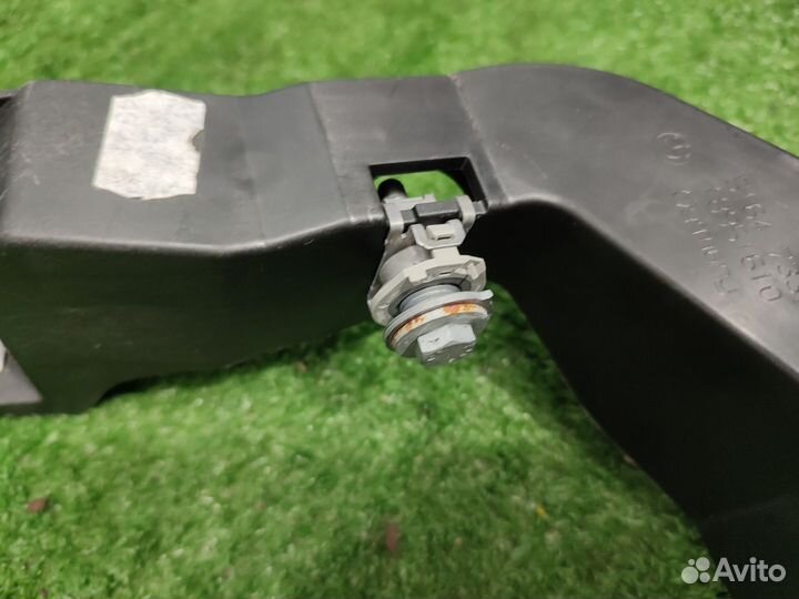 Крепление фары (кронштейн фары) левой BMW i3