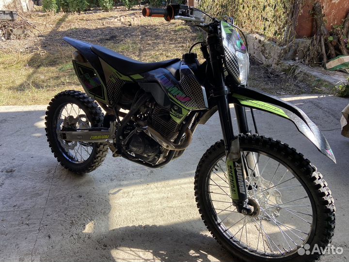 Мотоцикл Zuumav