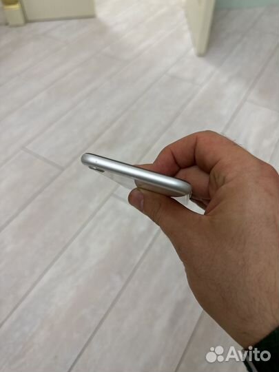 iPhone SE (2020), 64 ГБ