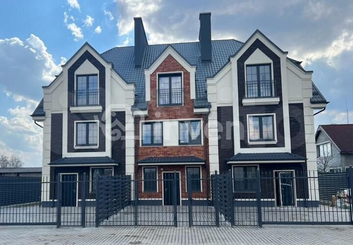 Таунхаус 208 м² на участке 2 сот.