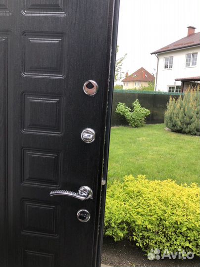 Дверь входная металлическая новая