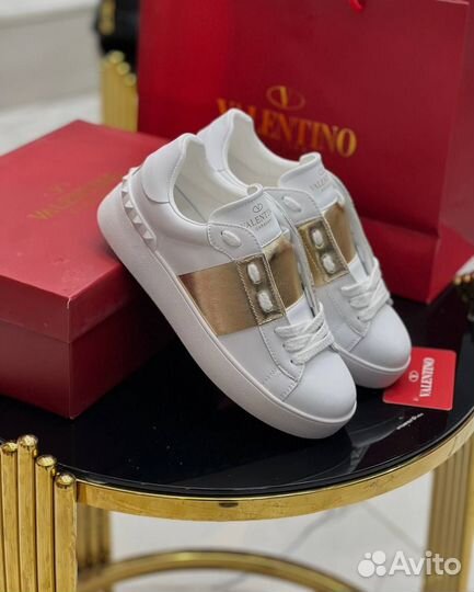 Кроссовки valentino