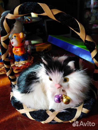 Сувенирные фигурки, статуэточки