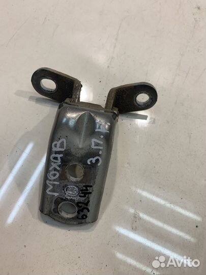 Петля двери (задняя, правая, нижняя) (Kia Mohave)